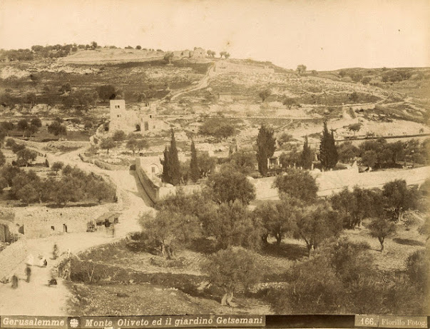 La vista general del Monte de los Olivos y el jardín de Getsemaní en Jerusalén. Fotografía tomada durante la década de 1880. Forma parte del álbum de L. Florillo. EFE/Jacob Wahrman Archive